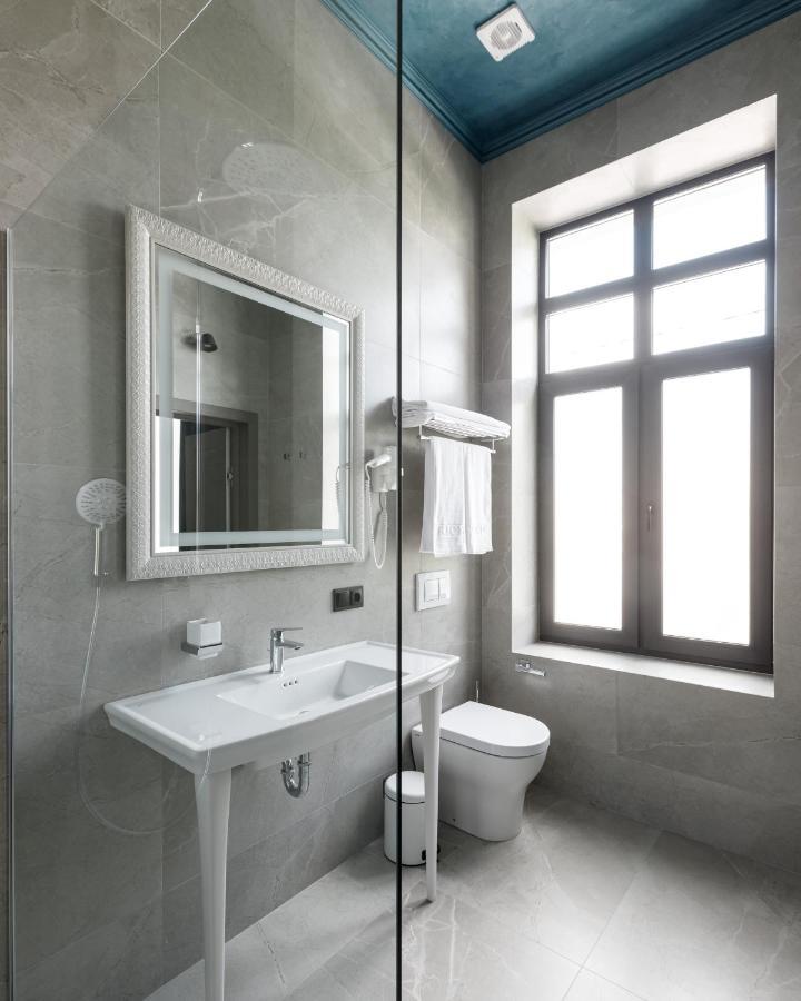 Richmond Hotel Chişinǎu Buitenkant foto