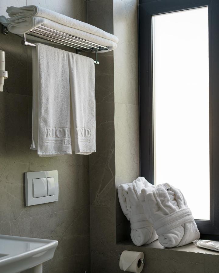 Richmond Hotel Chişinǎu Buitenkant foto