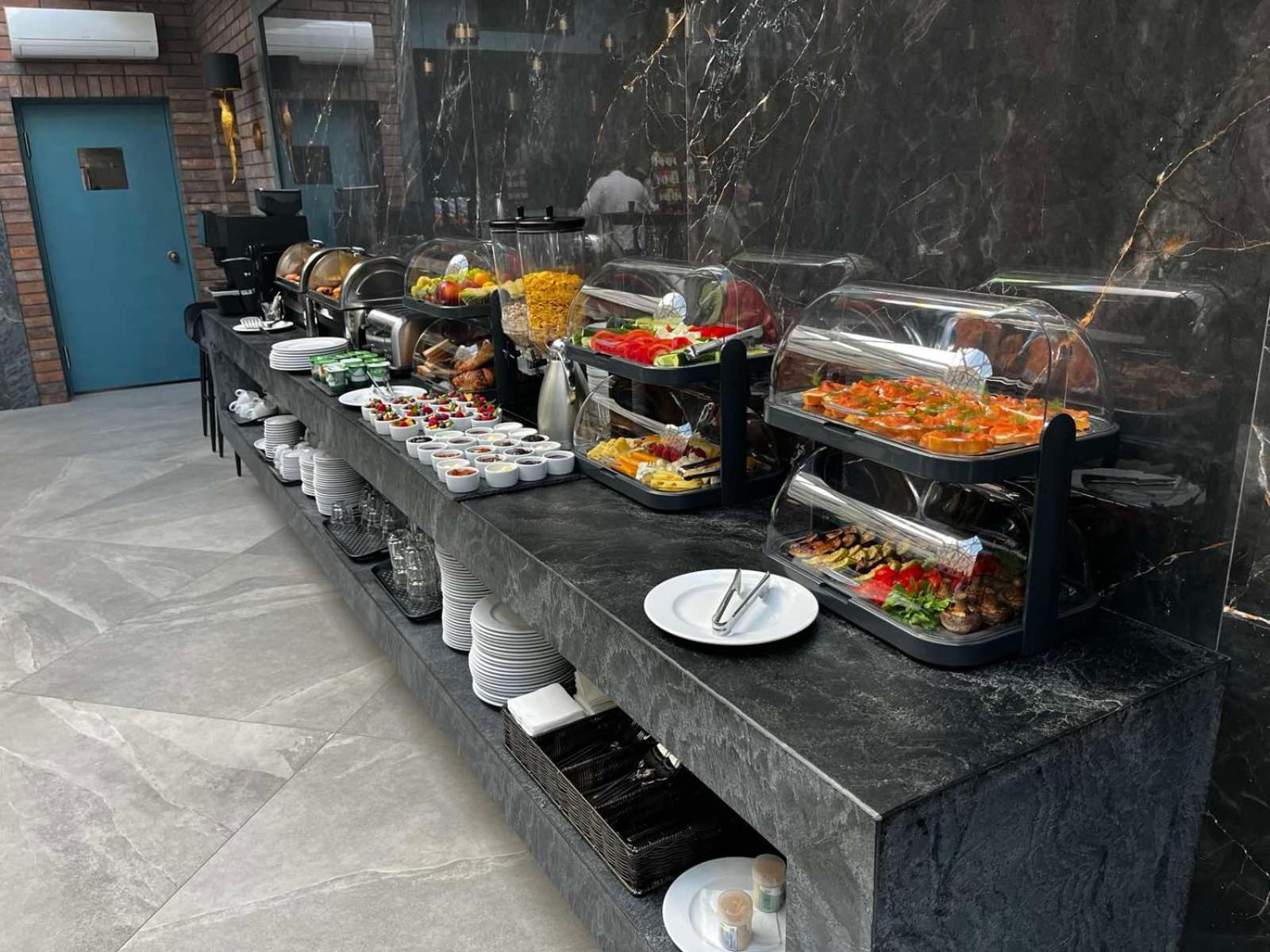 Richmond Hotel Chişinǎu Buitenkant foto