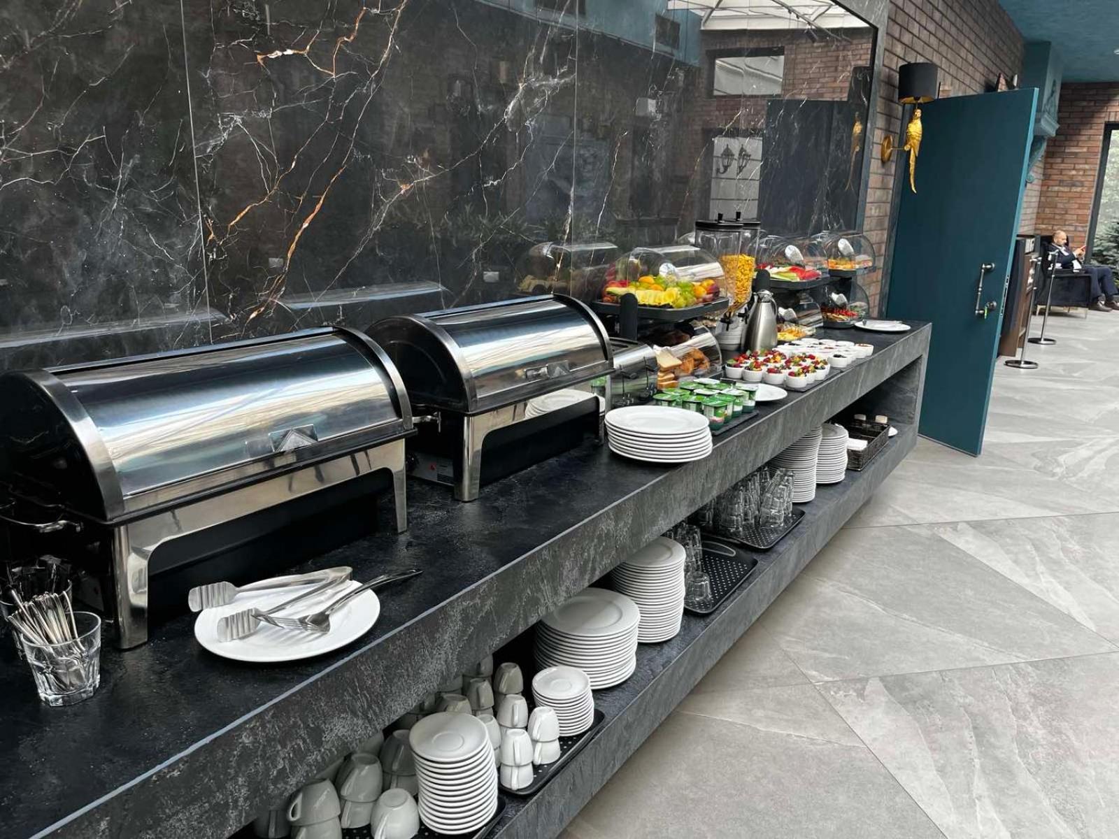 Richmond Hotel Chişinǎu Buitenkant foto