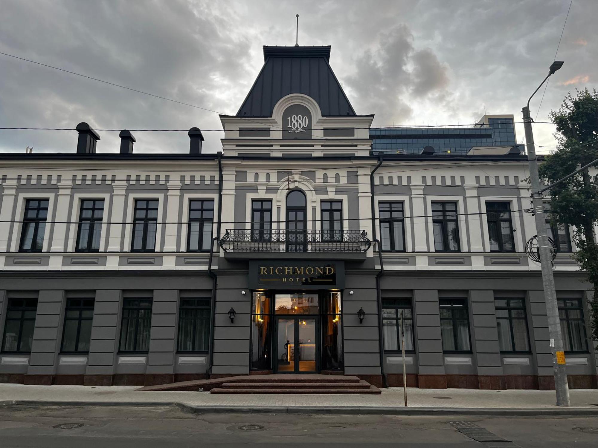 Richmond Hotel Chişinǎu Buitenkant foto